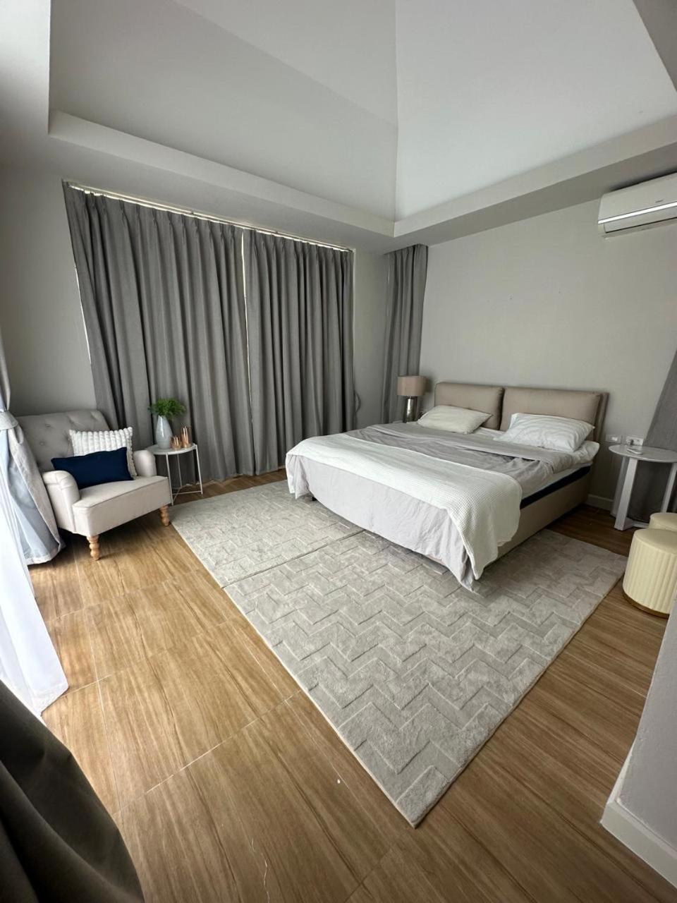 Holiday Pool Villa Na Chom Thian Bagian luar foto